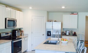 24597 NW 23rd Ln in Newberry, FL - Building Photo - Building Photo