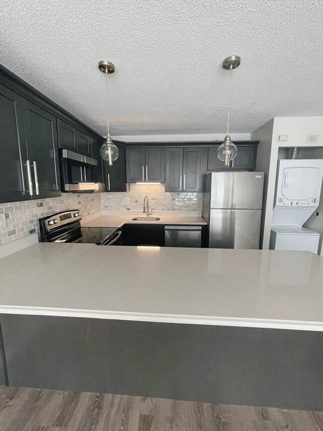 property at 471 Whalley Ave