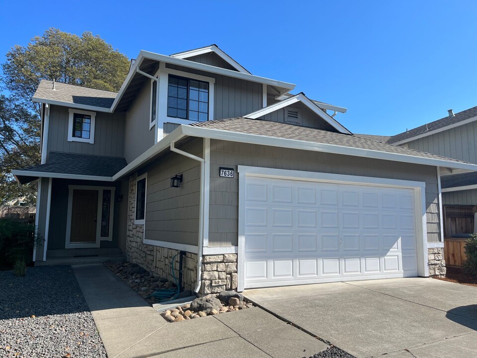 7636 Mandolin Way in Rohnert Park, CA - Building Photo