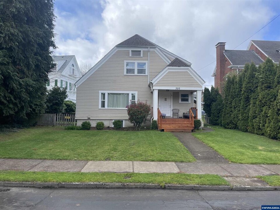 320 NW 23rd St, Unit House in Corvallis, OR - Building Photo