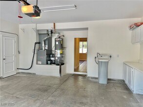 1612 Country Hollow Dr in Las Vegas, NV - Building Photo - Building Photo