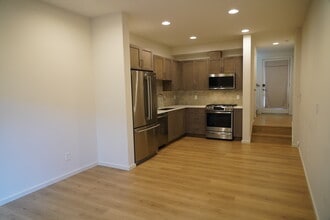 3631 1st Ave NW in Seattle, WA - Foto de edificio - Building Photo