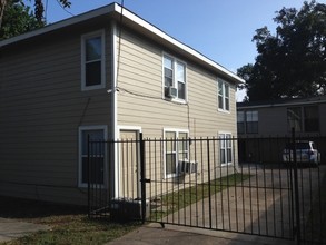 5606 Robertson St in Houston, TX - Building Photo - Building Photo