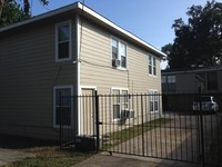 5606 Robertson St in Houston, TX - Foto de edificio - Building Photo