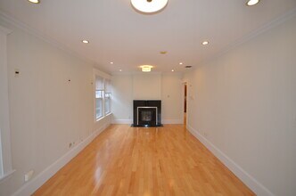 10 Harvest St, Unit 2 in Boston, MA - Foto de edificio - Building Photo