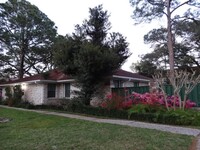 1123 Nantucket Dr in Houston, TX - Foto de edificio - Building Photo