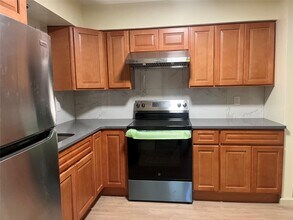 7 Star Ln in Glen Cove, NY - Building Photo - Building Photo