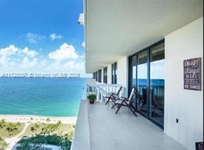 9801 Collins Ave, Unit # 20C in Bal Harbour, FL - Building Photo - Building Photo