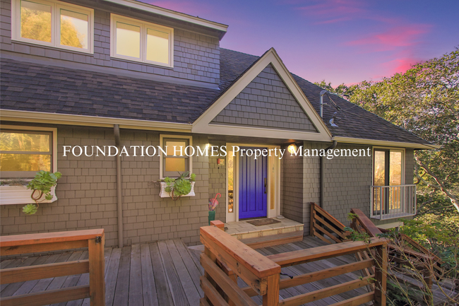 property at 12 Del Casa Dr