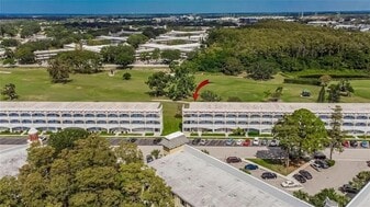 2460 Franciscan Dr, Unit 74 in Clearwater, FL - Building Photo
