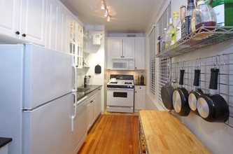 28 W 69th St in New York, NY - Building Photo - Interior Photo