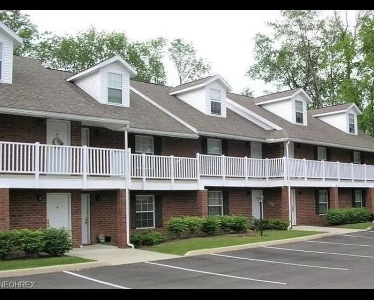 Tallmadge Pointe in Tallmadge, OH - Building Photo