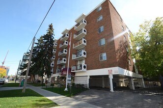 Haworth Estates in Calgary, AB - Building Photo - Building Photo
