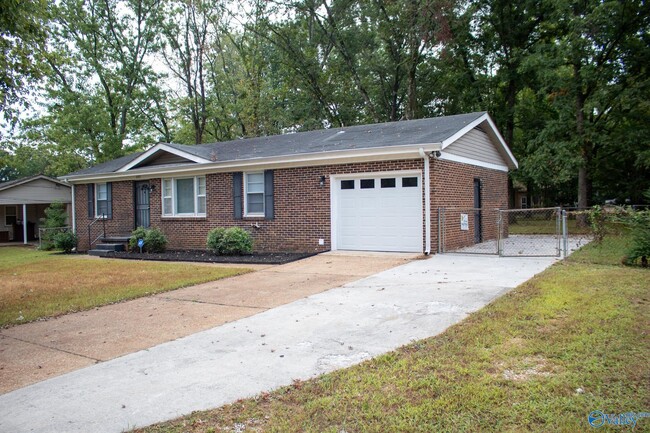 3103 Greenhill Dr NW in Huntsville, AL - Building Photo - Building Photo