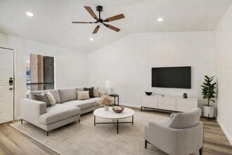 1402 Waterloo Tr in Austin, TX - Foto de edificio - Building Photo