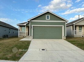 10511 McClintock Dr in Converse, TX - Building Photo