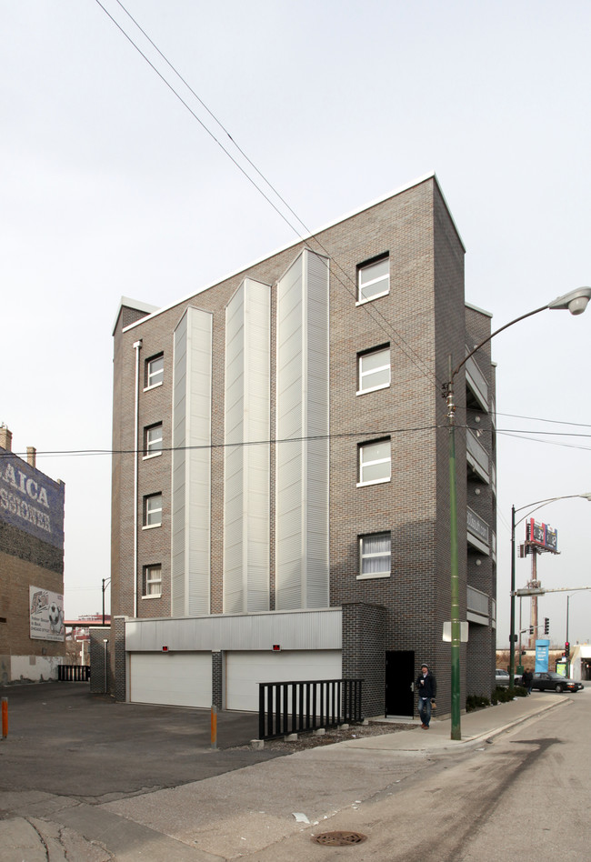 2500 S Halsted St in Chicago, IL - Foto de edificio - Building Photo