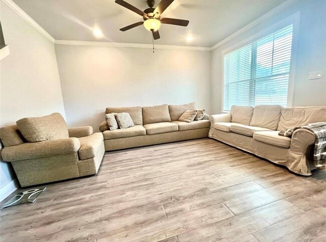 property at 2126 Crescent Pointe Pkwy