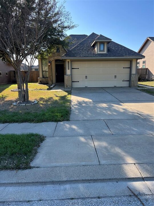 15405 Baker Meadow Loop in College Station, TX - Building Photo