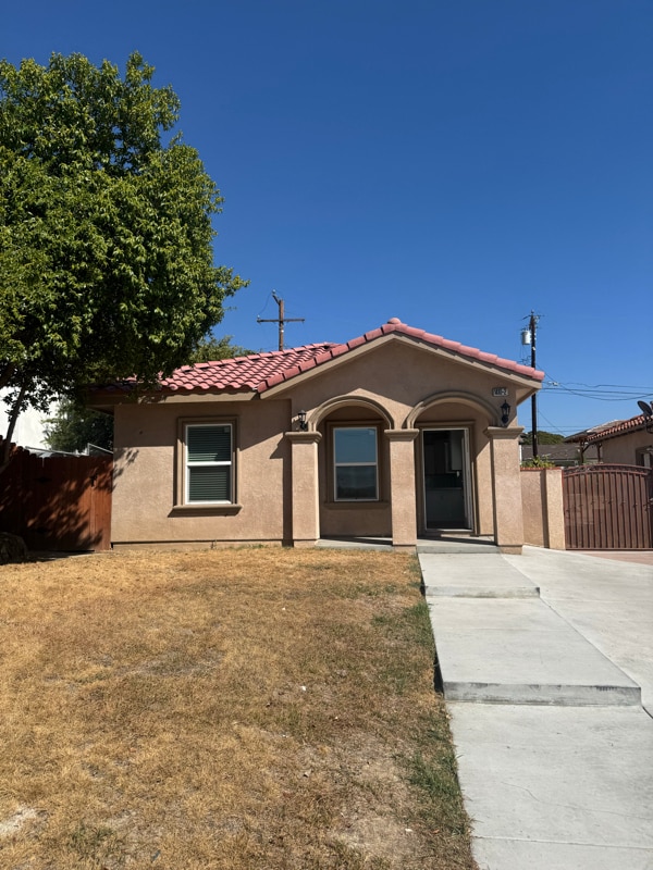 property at 1410 E Yucca Dr