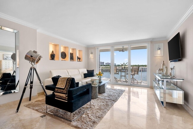 property at 511 Bayshore Dr