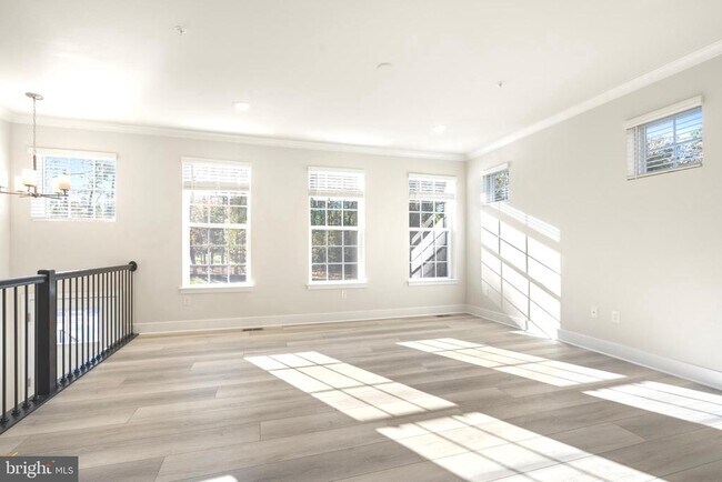 1723 Water Xing Rd in Pikesville, MD - Foto de edificio - Building Photo