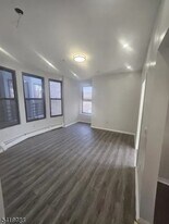 150 Broad St, Unit 3C in Newark, NJ - Building Photo