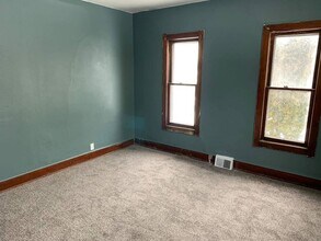 432 11th Ave S in Clinton, IA - Building Photo - Building Photo