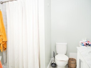 43 Carlton St, Unit 7 in Brookline, MA - Building Photo - Building Photo