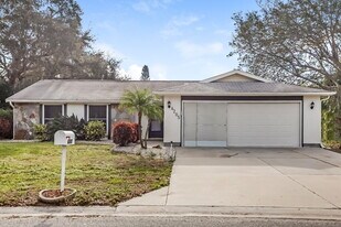 6205 37th Ave W in Bradenton, FL - Building Photo