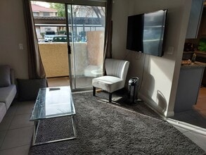 7200 Pirates Cove Rd in Las Vegas, NV - Building Photo - Building Photo