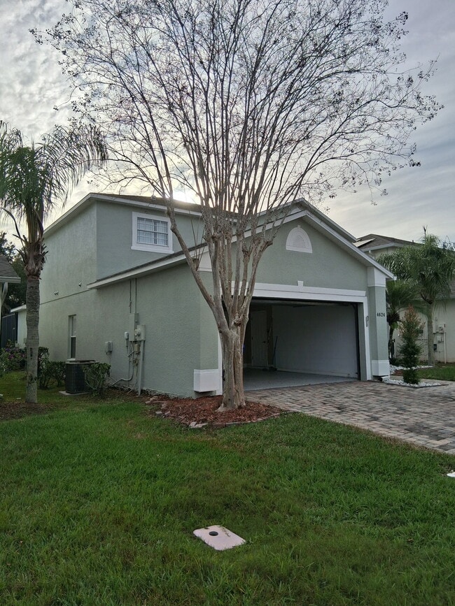 4624 Cumbrian Lakes Dr in Kissimmee, FL - Foto de edificio - Building Photo