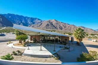 2801 N Los Felices Cir E, Unit D110 in Palm Springs, CA - Building Photo - Building Photo