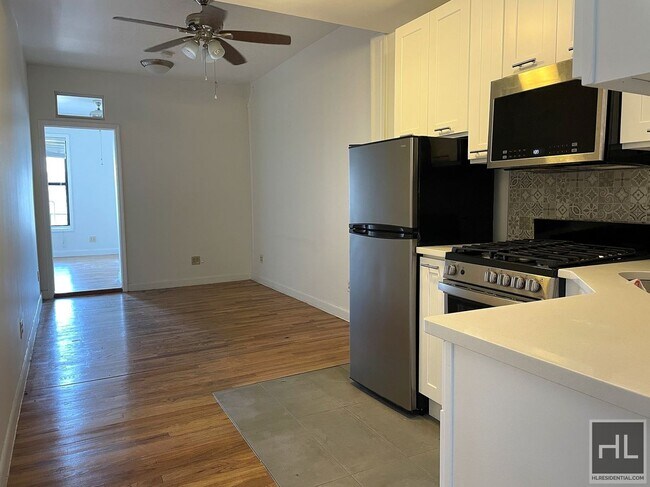 6 AVENUE in Brooklyn, NY - Building Photo - Building Photo