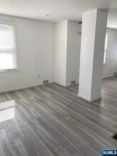 454 Undercliff Ave, Unit 456 in Edgewater, NJ - Building Photo - Building Photo