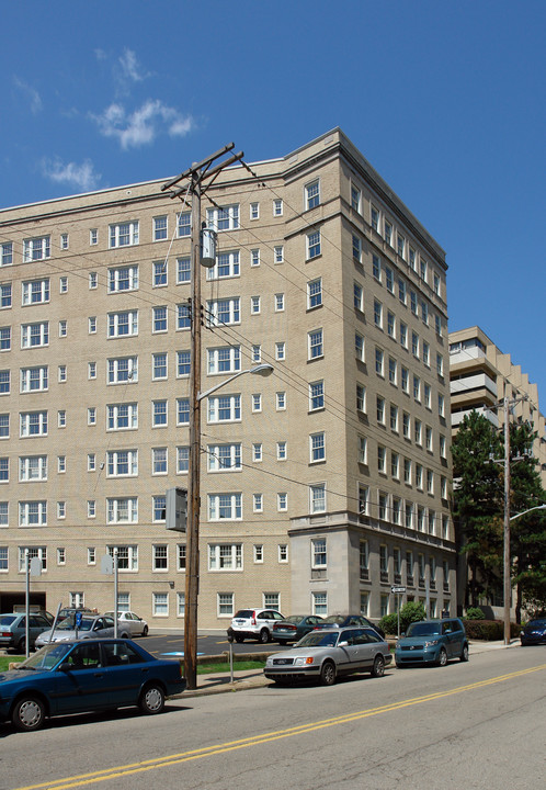 Ruskin Hall in Pittsburgh, PA - Foto de edificio