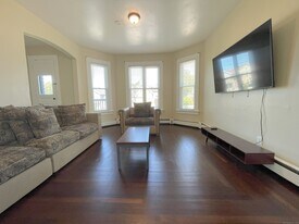 196 Blatchley Ave in New Haven, CT - Building Photo