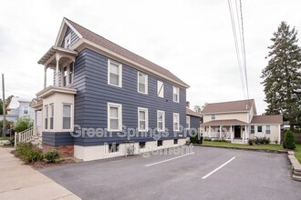 22 Lincoln Ave in Saratoga Springs, NY - Building Photo - Building Photo