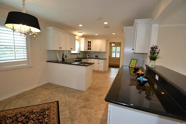 4911 Wigton Dr in Houston, TX - Building Photo - Building Photo