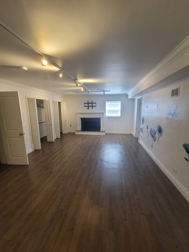 property at 1921 Holdom Ave