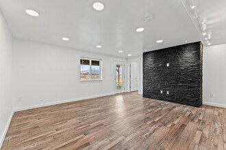 4883 E Silver Ridge Rd in Eagle Mountain, UT - Foto de edificio - Building Photo