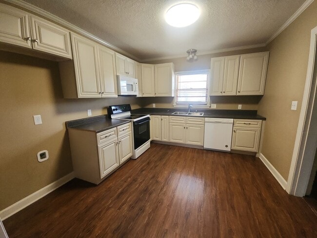 457 Wallace Rd in Jackson, TN - Building Photo - Building Photo