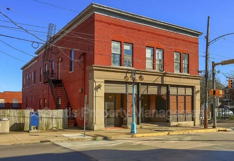 570 Miller Ave in Clairton, PA - Building Photo