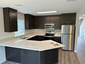 65 Sand Ridge Ct in Lebanon, OR - Building Photo - Building Photo