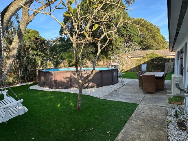 5131 SW 6th St in Margate, FL - Foto de edificio - Building Photo