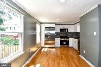 8482 Kirby St in Manassas, VA - Building Photo - Building Photo