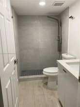 8251 NW 8th St in Miami, FL - Building Photo - Building Photo