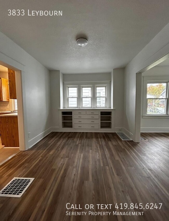 3833 Leybourn Ave in Toledo, OH - Building Photo - Building Photo