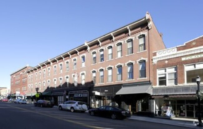 140 Main St-Unit -31 in Biddeford, ME - Foto de edificio - Building Photo