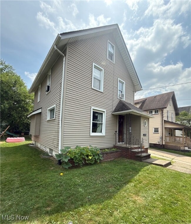 property at 2317 11th St SW